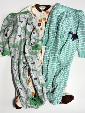 Bundle of Carter’s Baby Footie Pajamas Size 9 Months Fall Pumpkin Dino Stripes